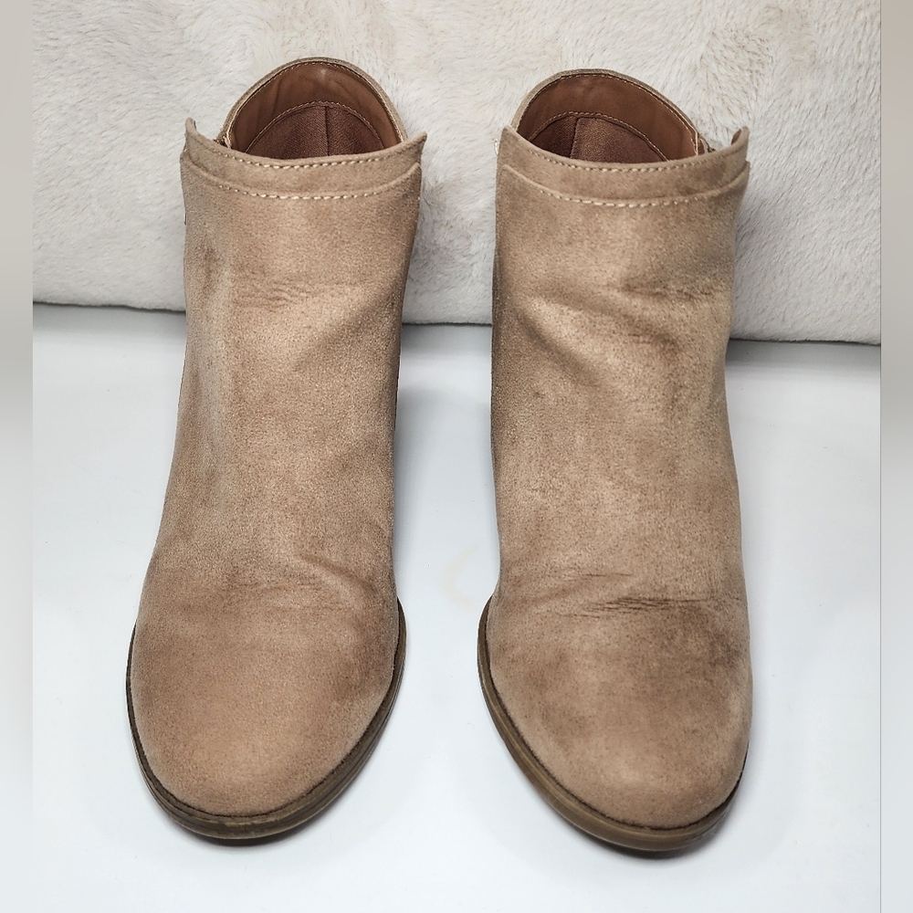 Time & Tru Wedge Ankle Bootie Faux Suede Memory Foam Boots Tan Size 10 - Picture 3 of 4